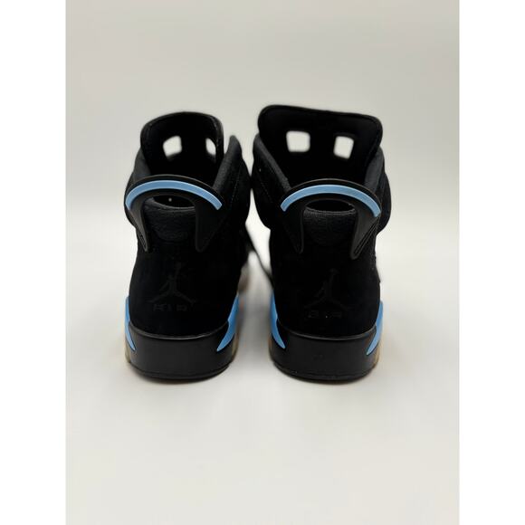 Authenticated - Nike Air Jordan Retro UNC 384554-006 main image 11